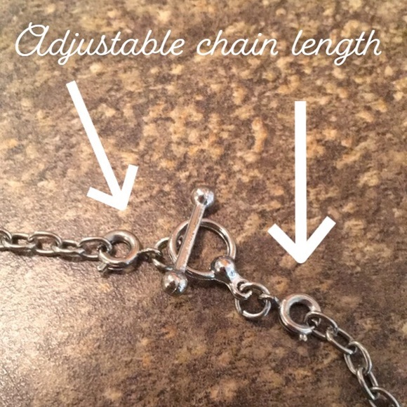 3/$100🎁 Harry Potter Deathly Hallows Necklace - Picture 2 of 7